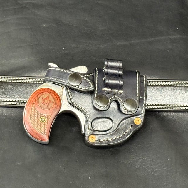 *In Stock* RH Sidewinder Bandolero Bond Arms 3” .45/.410 Black w/Natural Stitch