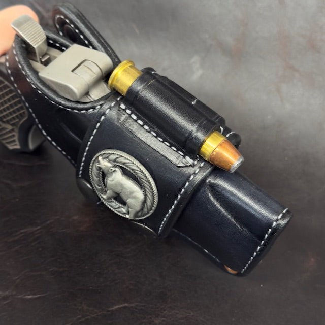*In Stock* RH Sidewinder Holster Bond Arms Cyclops Black/Silver Grizzly Bear Concho