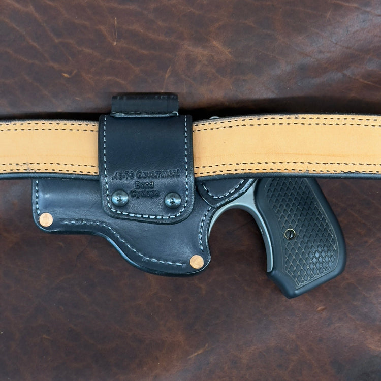 *In Stock* RH Sidewinder Holster Bond Arms Cyclops Black/Silver Howling Wolf Concho