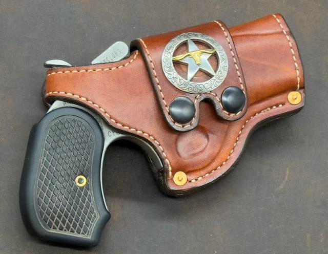 *In Stock* RH Sidewinder Holster for Bond Arms Cyclops Saddle Oil Finish w/Natural Stitch & Silver Engraved Star Longhorn Concho