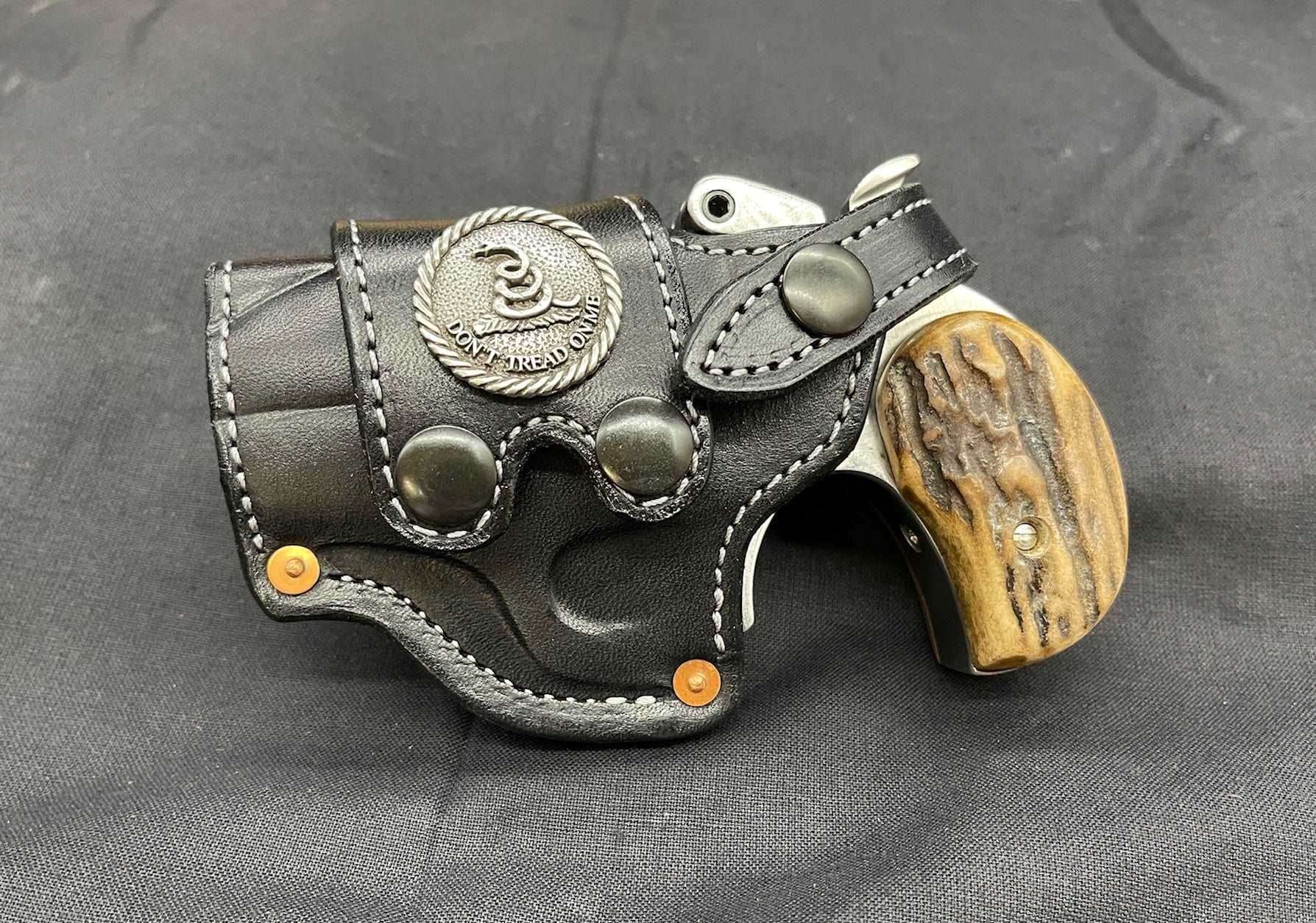*In Stock* LH/RH Sidewinder Holster for Bond Arms 3.5" Black w/ Silver Stitching 'Don't Tread On Me' Silver Concho