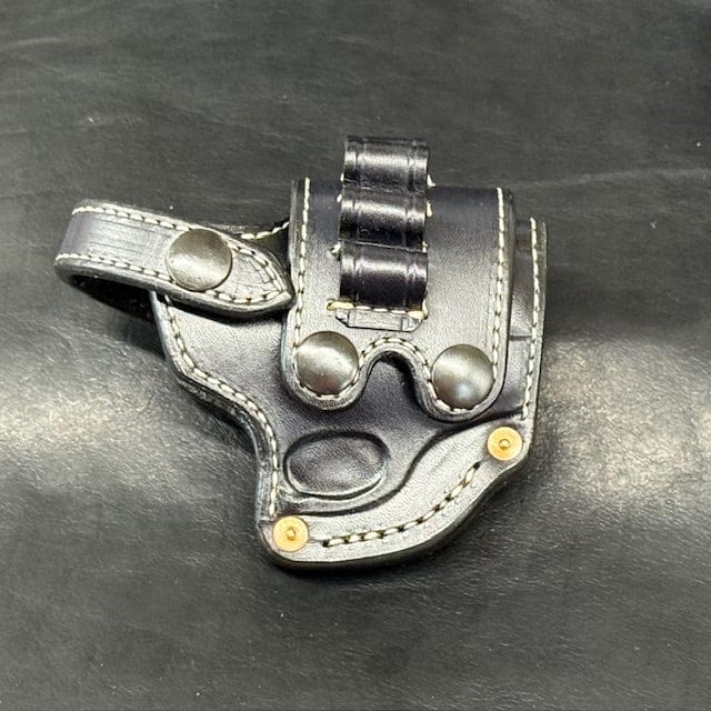 *In Stock* RH Sidewinder Bandolero Bond Arms 3” .45/.410 Black w/Natural Stitch