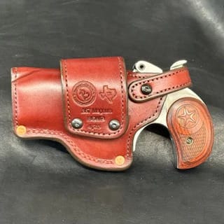 *In Stock* RH Sidewinder Bond Arms 4.25" .357 Magnum Mahogany w/Brown