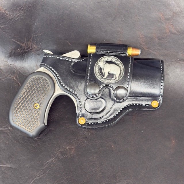 *In Stock* RH Sidewinder Holster Bond Arms Cyclops Black/Silver Grizzly Bear Concho