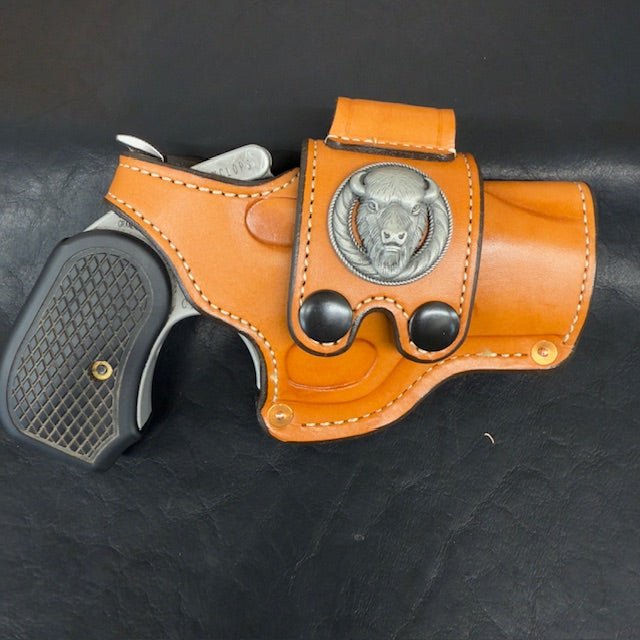 *In Stock* RH Sidewinder Holster Bond Arms Cyclops Chestnut/Natural Buffalo Head Concho - Busted B Leather