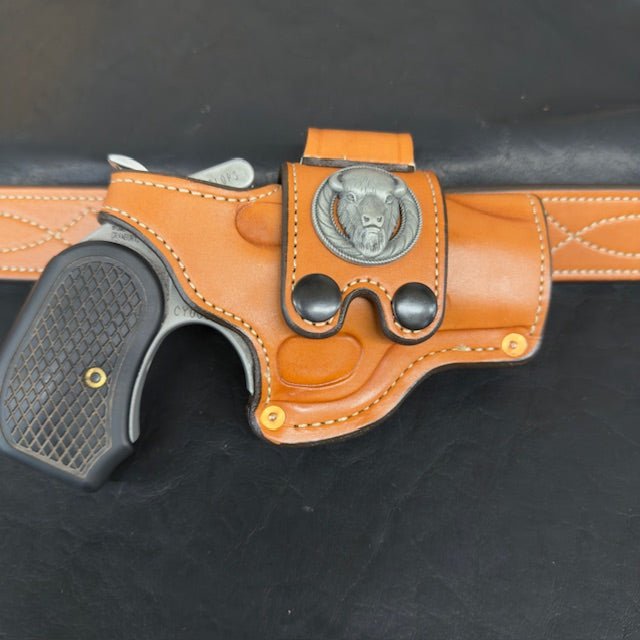 *In Stock* RH Sidewinder Holster Bond Arms Cyclops Chestnut/Natural Buffalo Head Concho - Busted B Leather