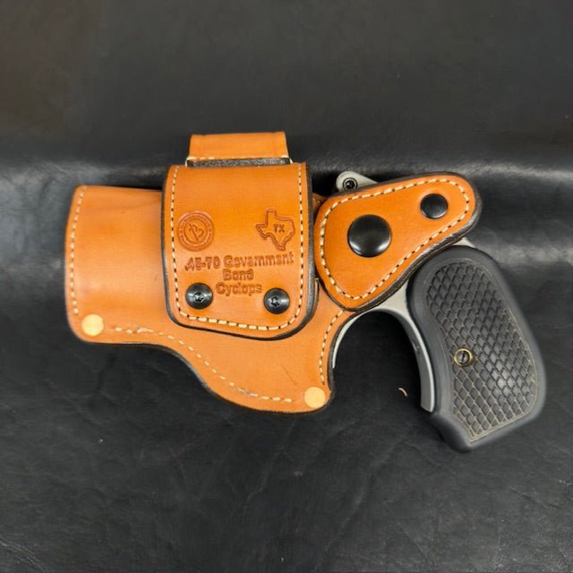 *In Stock* RH Sidewinder Holster Bond Arms Cyclops Chestnut/Natural Buffalo Head Concho - Busted B Leather